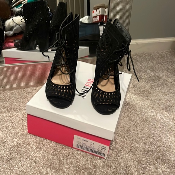 JUSTFAB Tracey heels - Picture 1 of 5